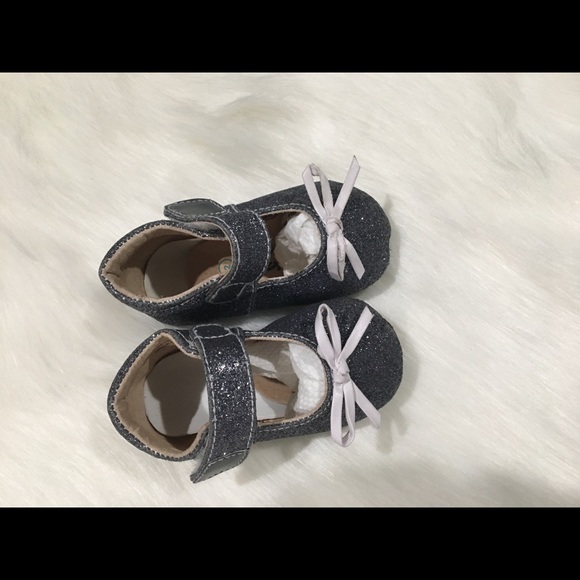 Infant shoes - Picture 1 of 6